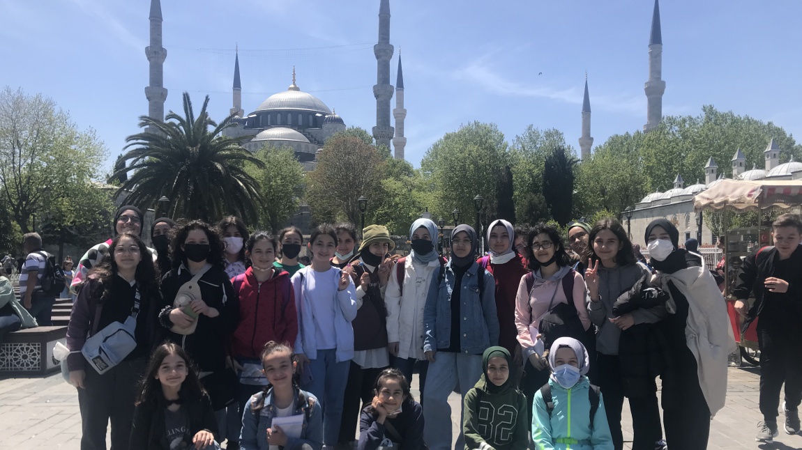 Sultanahmet Meydanında Turistlerle İngilizce Röportaj Etkinliği